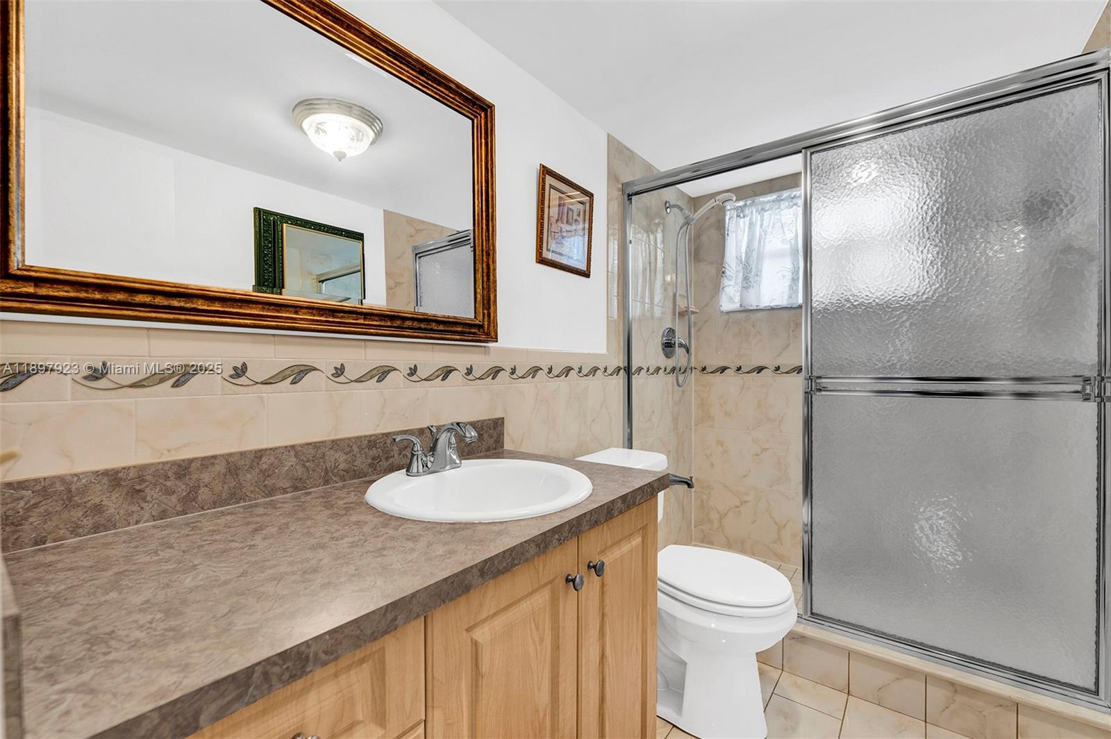 GARNET CONDO - Residential