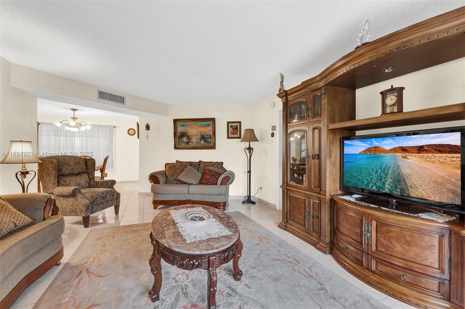 GARNET CONDO - Residential