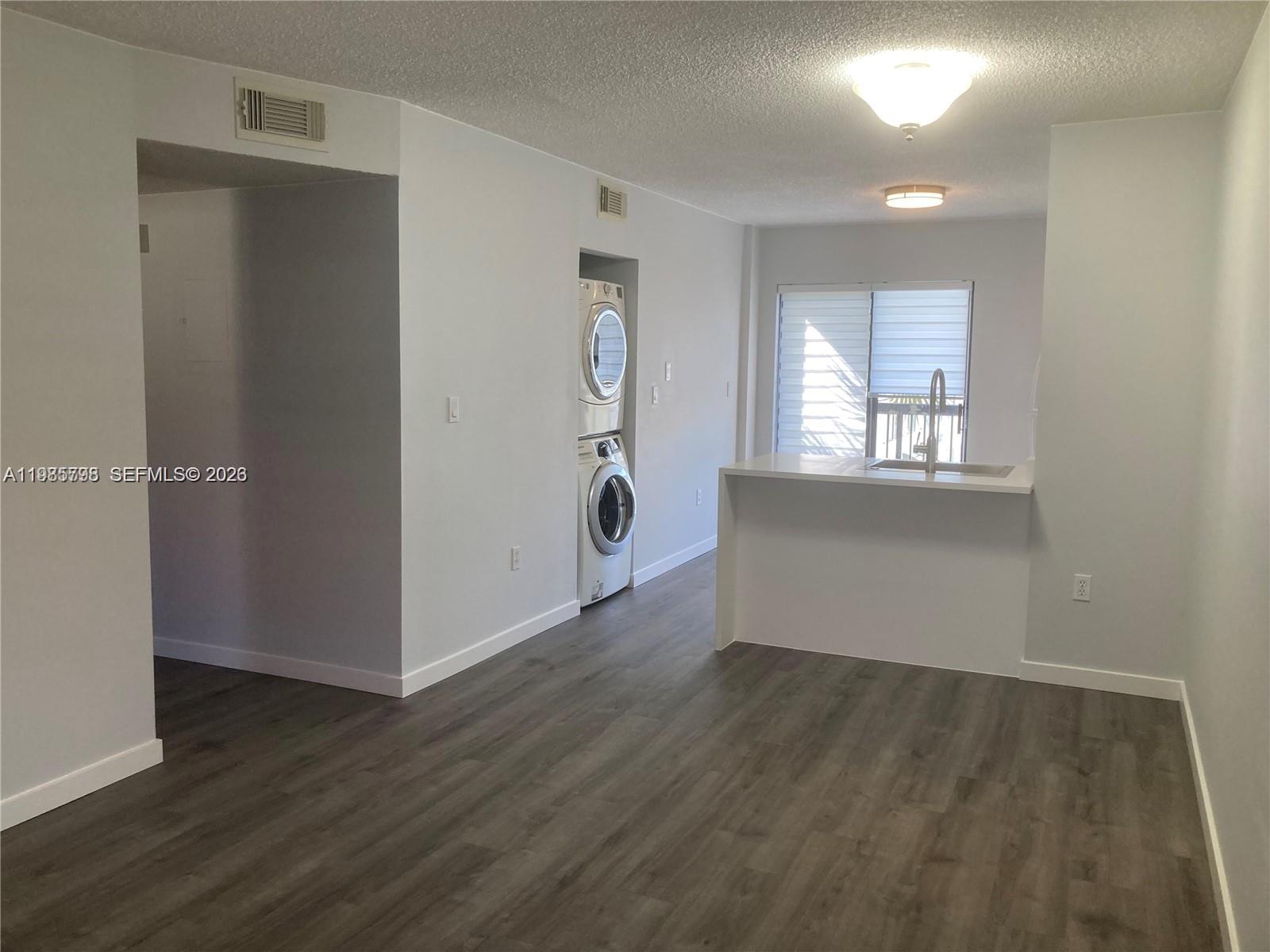ALAMEDA TOWER I CONDO - Residential Lease