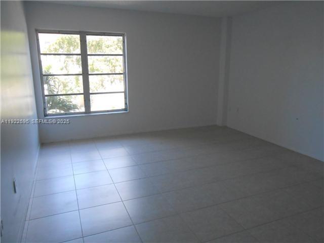 MANORS OF INVERRARY I-2 - Residential Lease