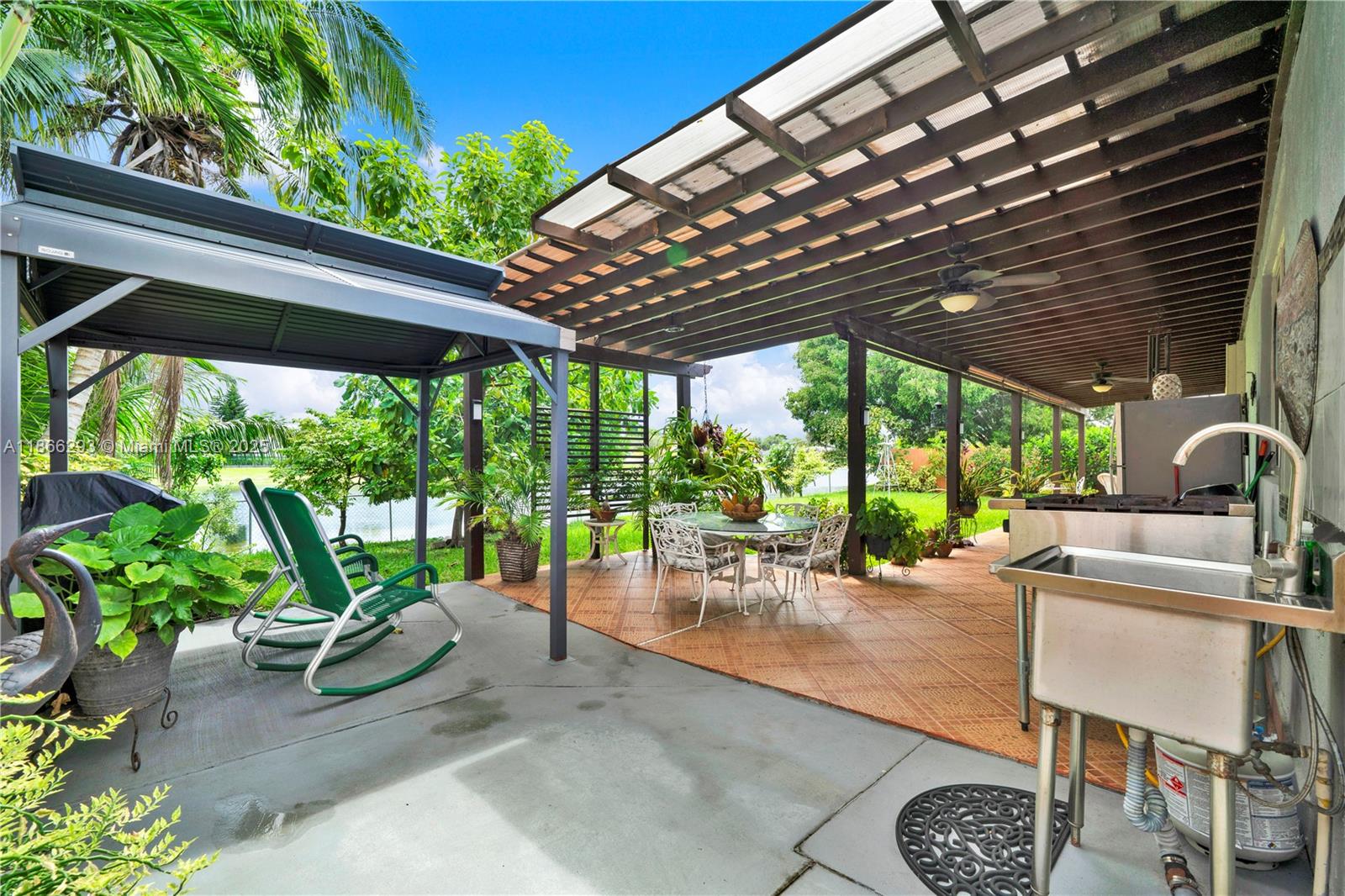 EDEN LAKE ESTATES - Residential