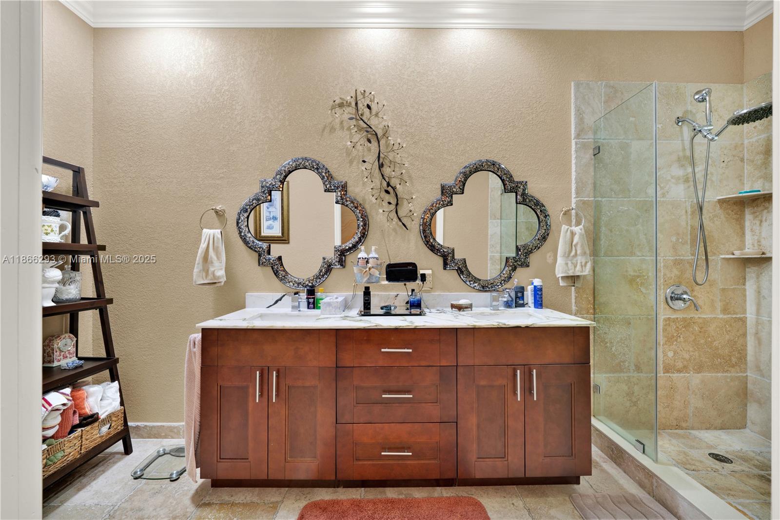 EDEN LAKE ESTATES - Residential