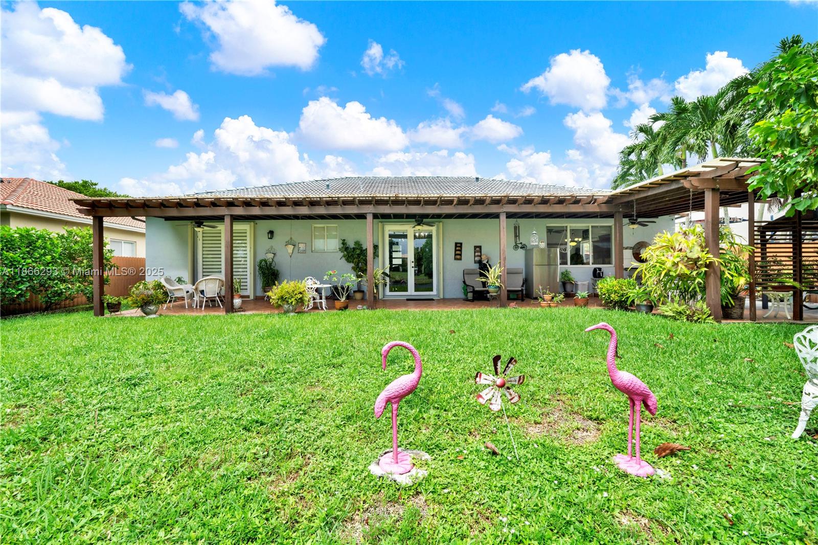 EDEN LAKE ESTATES - Residential