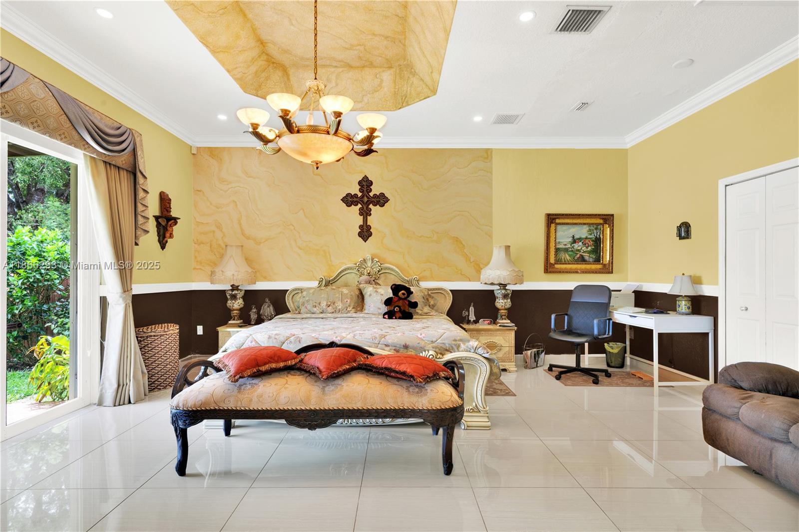 EDEN LAKE ESTATES - Residential