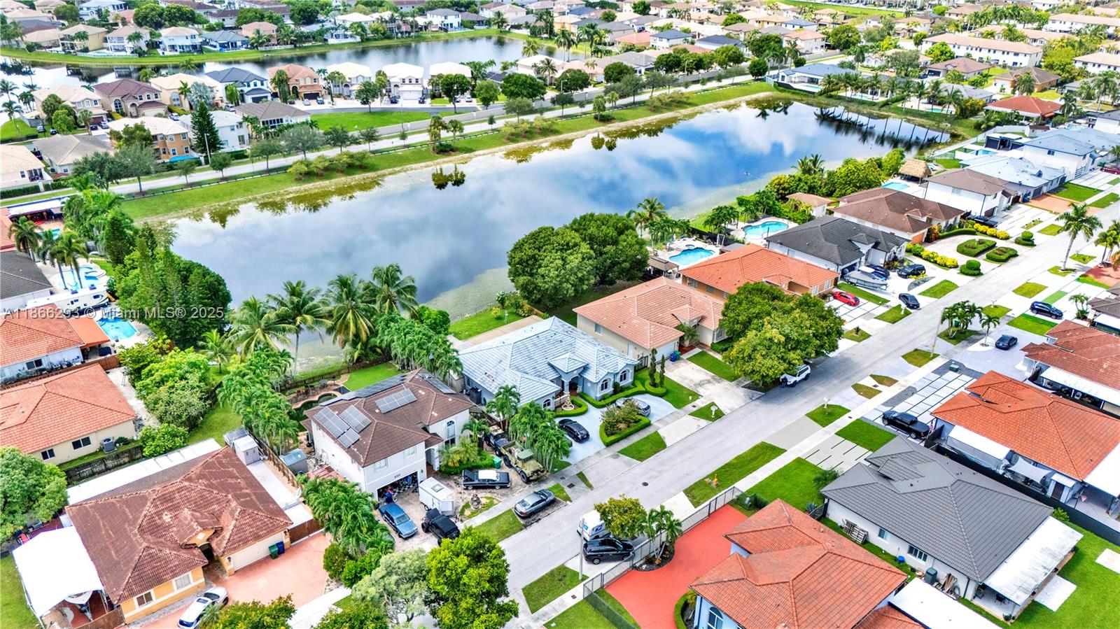 EDEN LAKE ESTATES - Residential