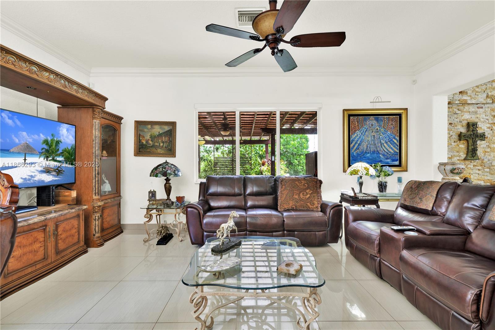 EDEN LAKE ESTATES - Residential