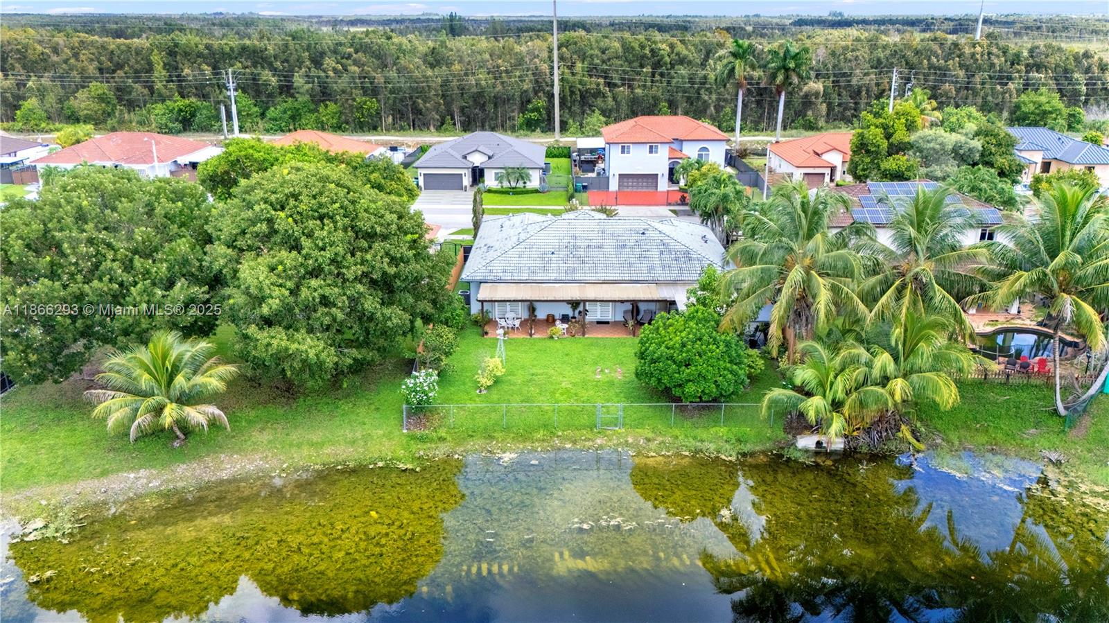 EDEN LAKE ESTATES - Residential