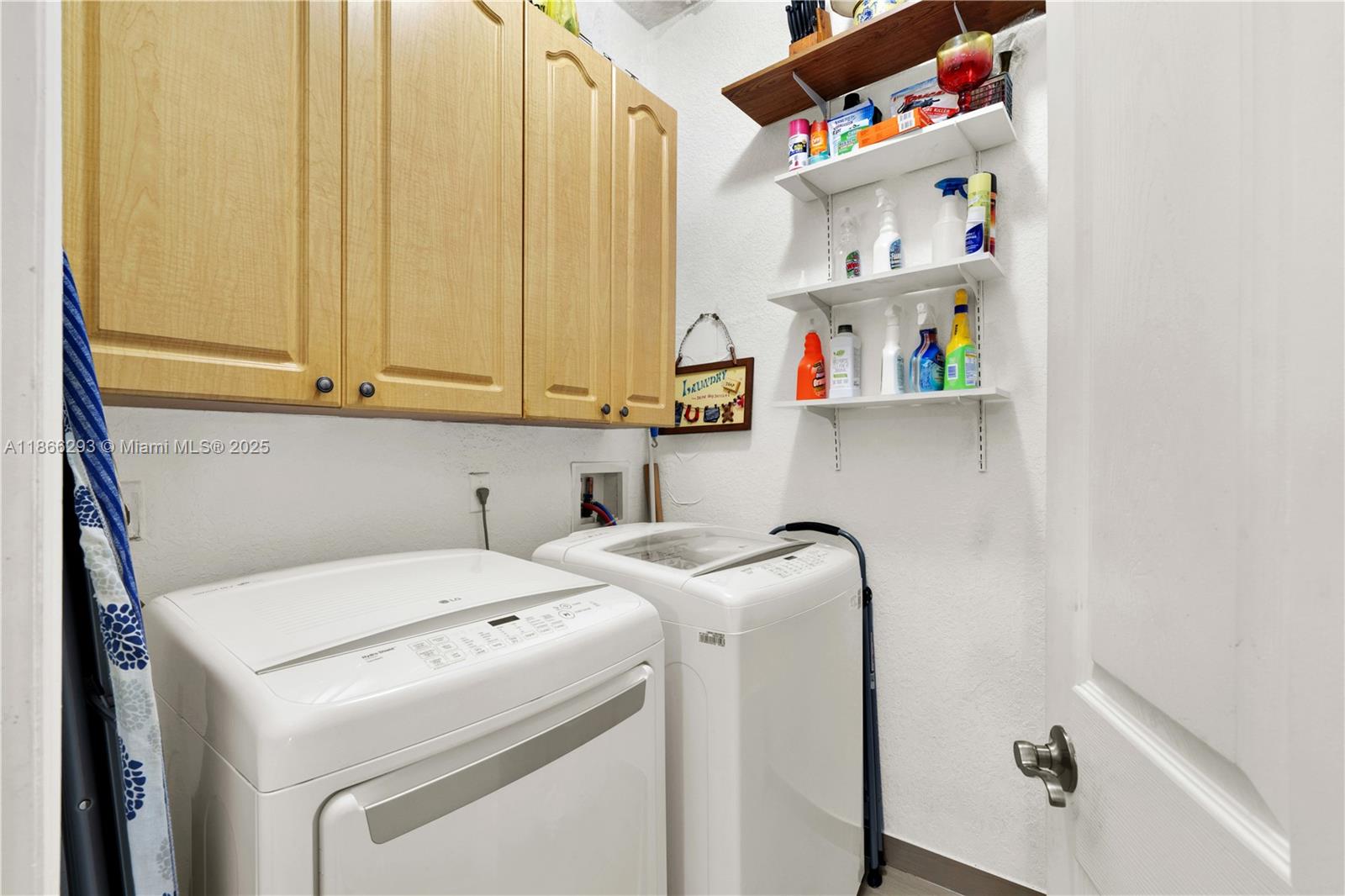 EDEN LAKE ESTATES - Residential