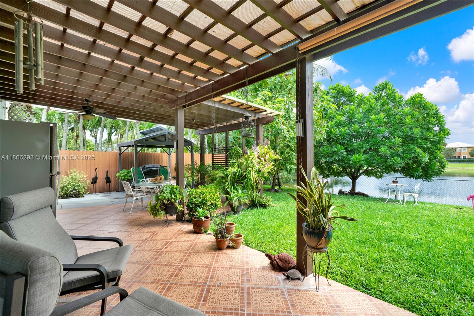 EDEN LAKE ESTATES - Residential