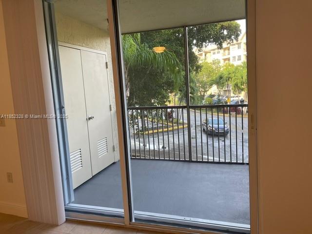 LAS VISTAS AT DORAL CONDO - Residential