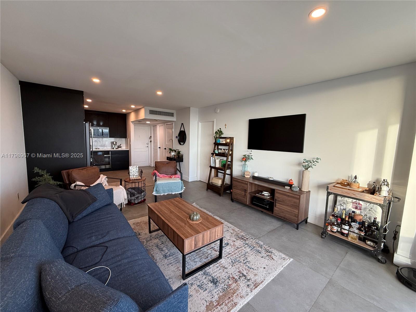 3625 N Country Club Dr PH5