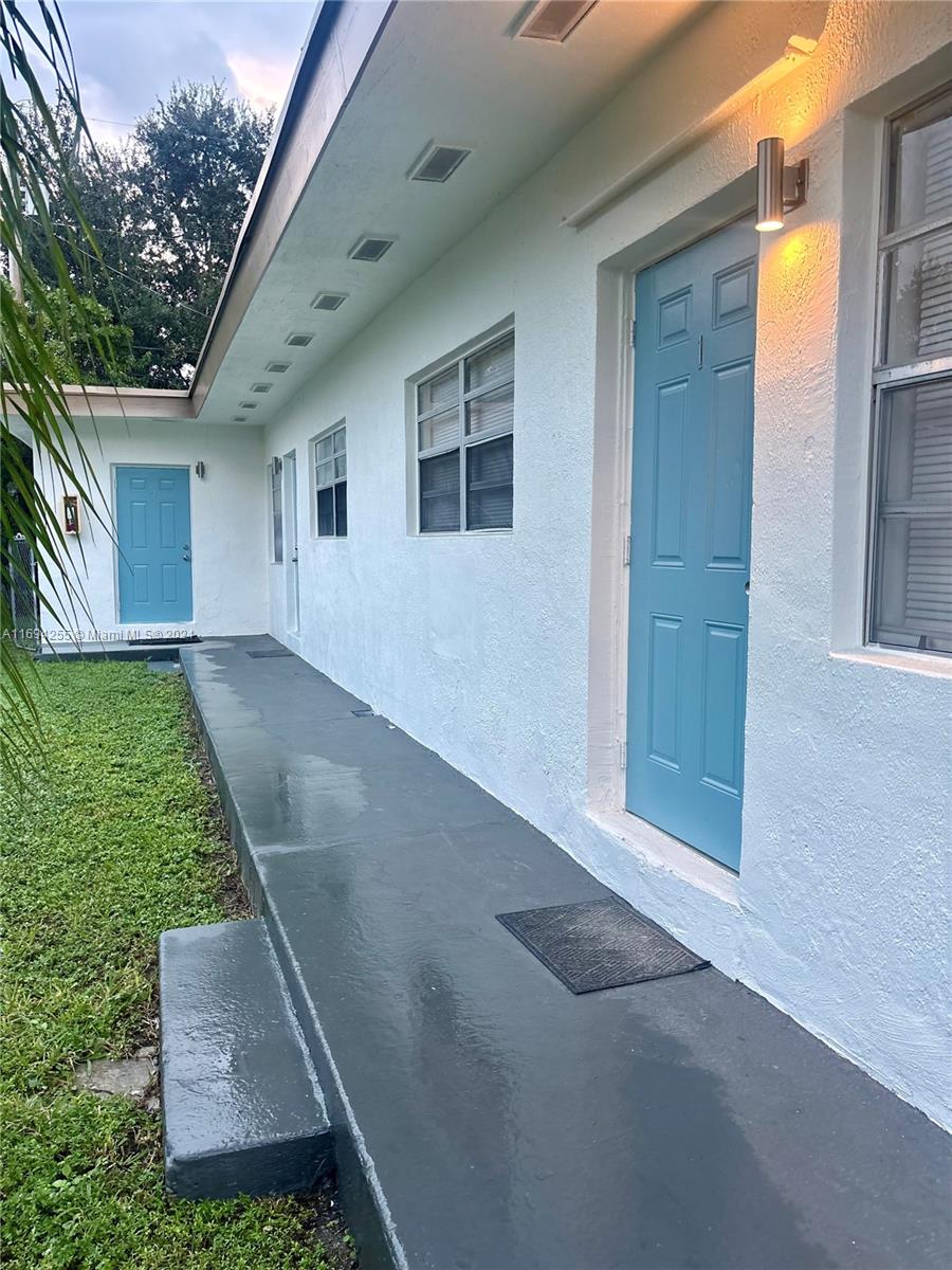Rental Property at 121 Sw 5th Ct 2, Dania Beach, Miami-Dade County, Florida - Bedrooms: 1 
Bathrooms: 1  - $1,600 MO.