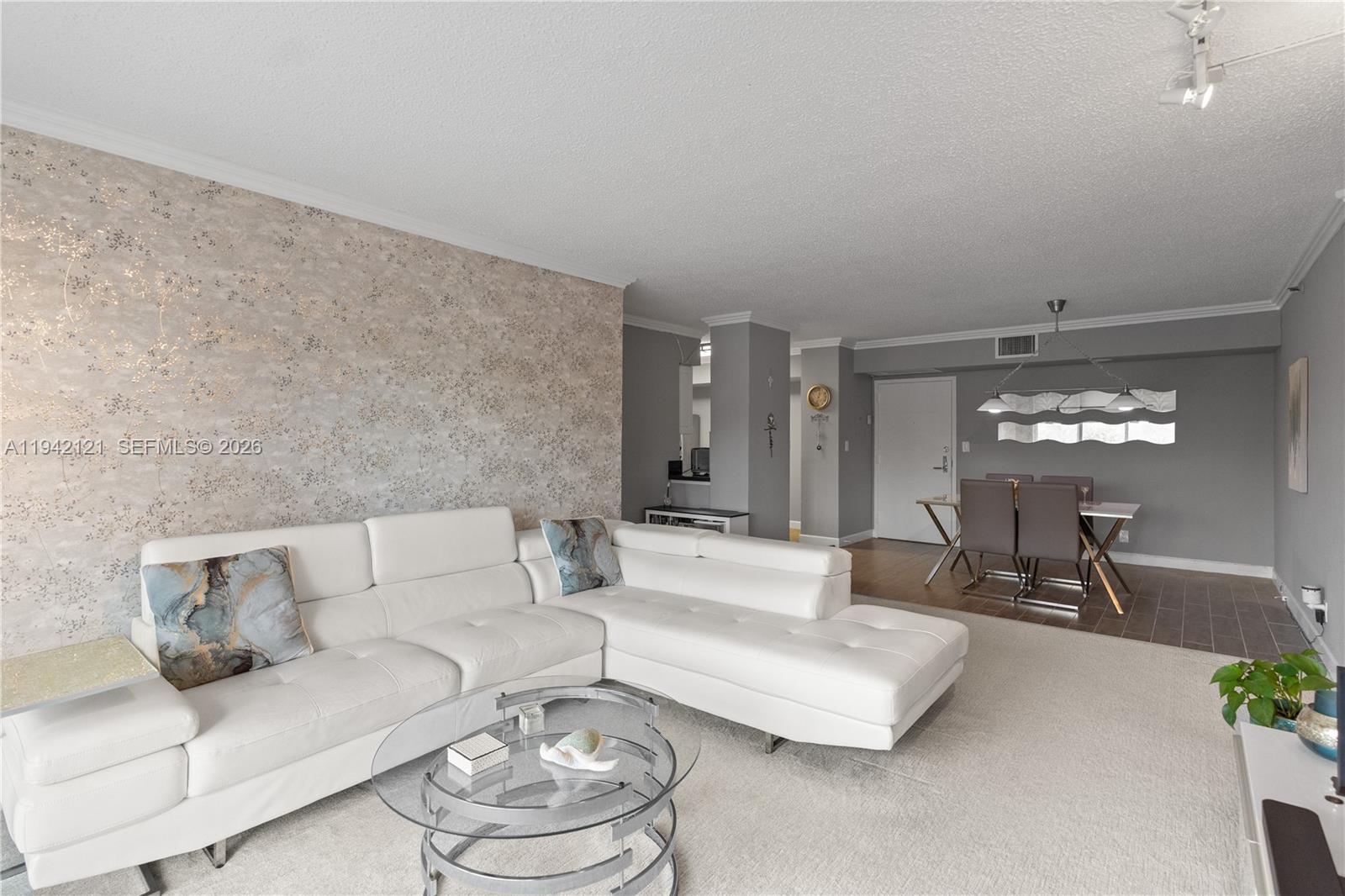 3600 Mystic Pointe Dr 309