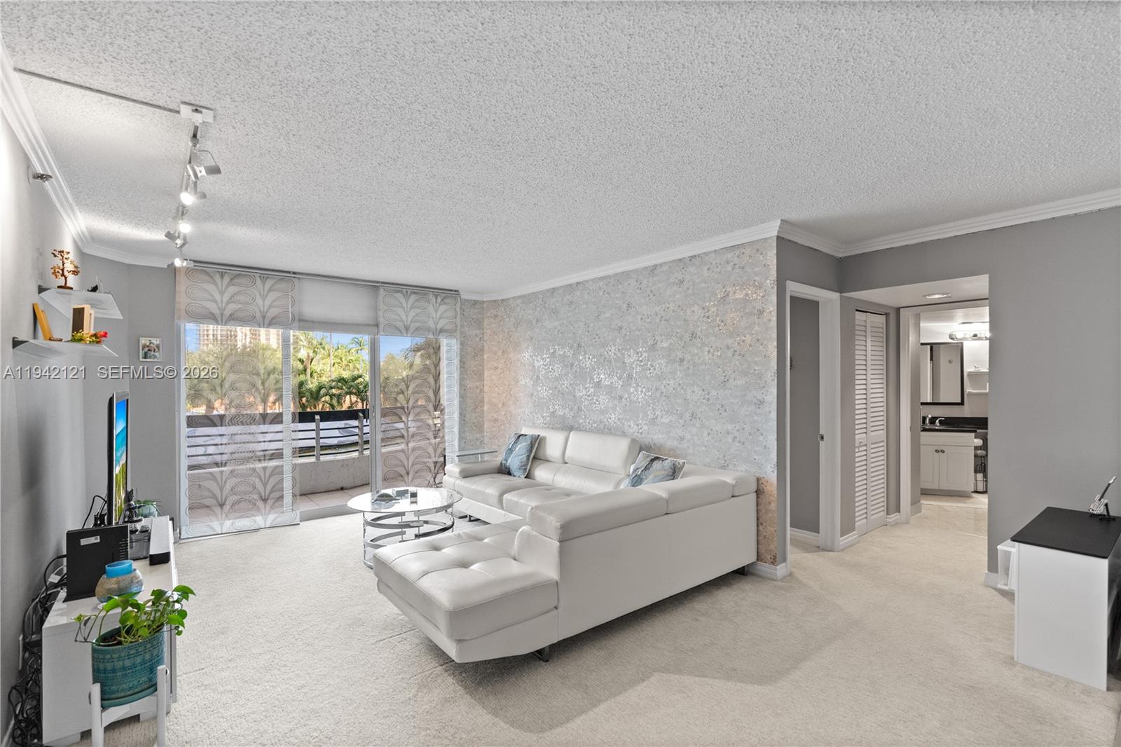 3600 Mystic Pointe Dr 309