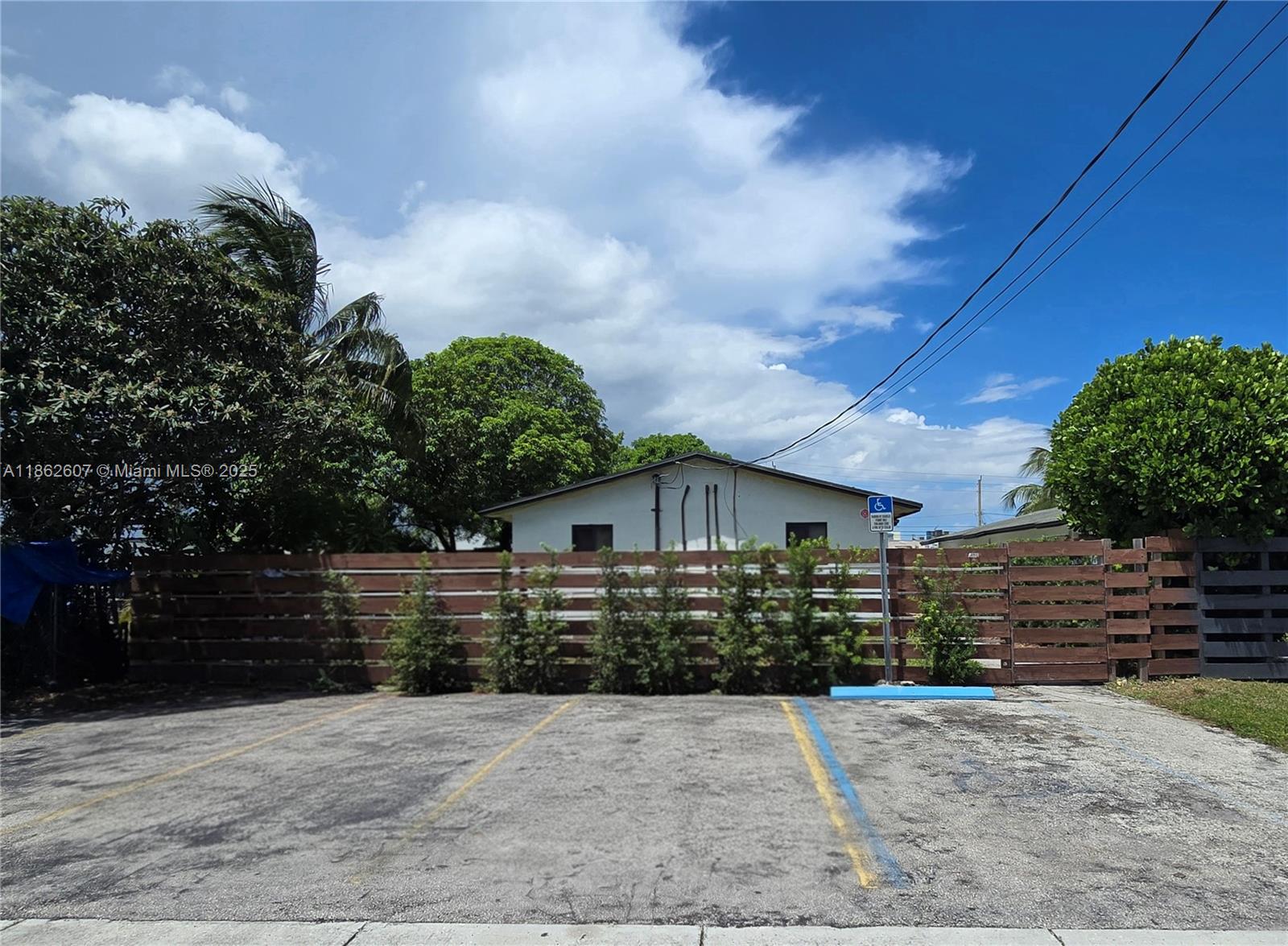 This 2-bedroom, 1-bath home offers comfort and convenience in a great location. The unit includes a washer and dryer, making laundry simple and stress-free—no more laundromats or shared facilities.
Located just a few blocks from Miami-Dade, this home provides easy access to Miami, Fort Lauderdale, and the surrounding areas. Major highways are close by, and both Miami International Airport and Fort Lauderdale-Hollywood International Airport are only a short drive away.
Dining, shopping, casinos, and entertainment are minutes from your door, while South Florida’s famous beaches are within easy reach. Inside, the home is cozy and easy to maintain, with just the right amount of space for everyday living.