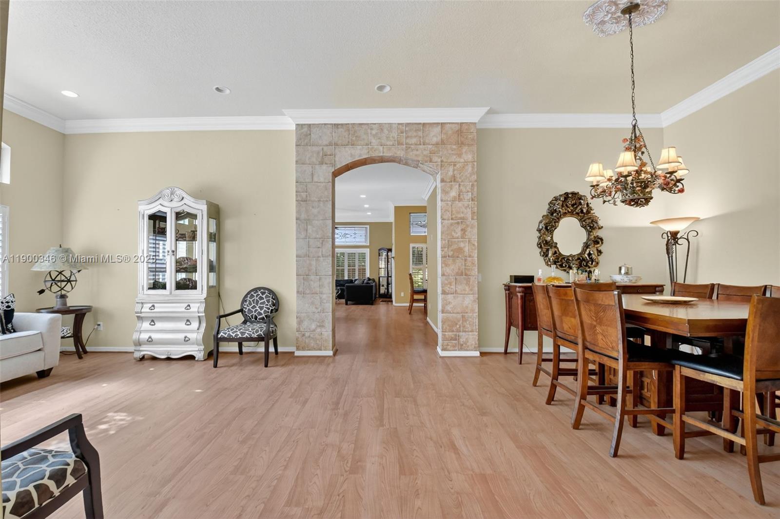 VALENCIA SHORES 5 - Residential