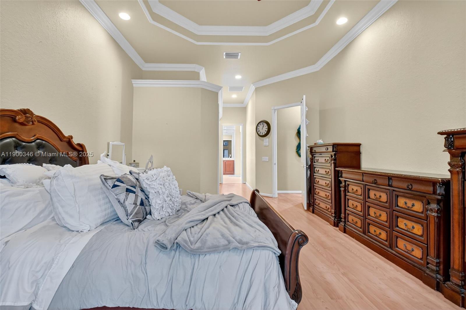 VALENCIA SHORES 5 - Residential