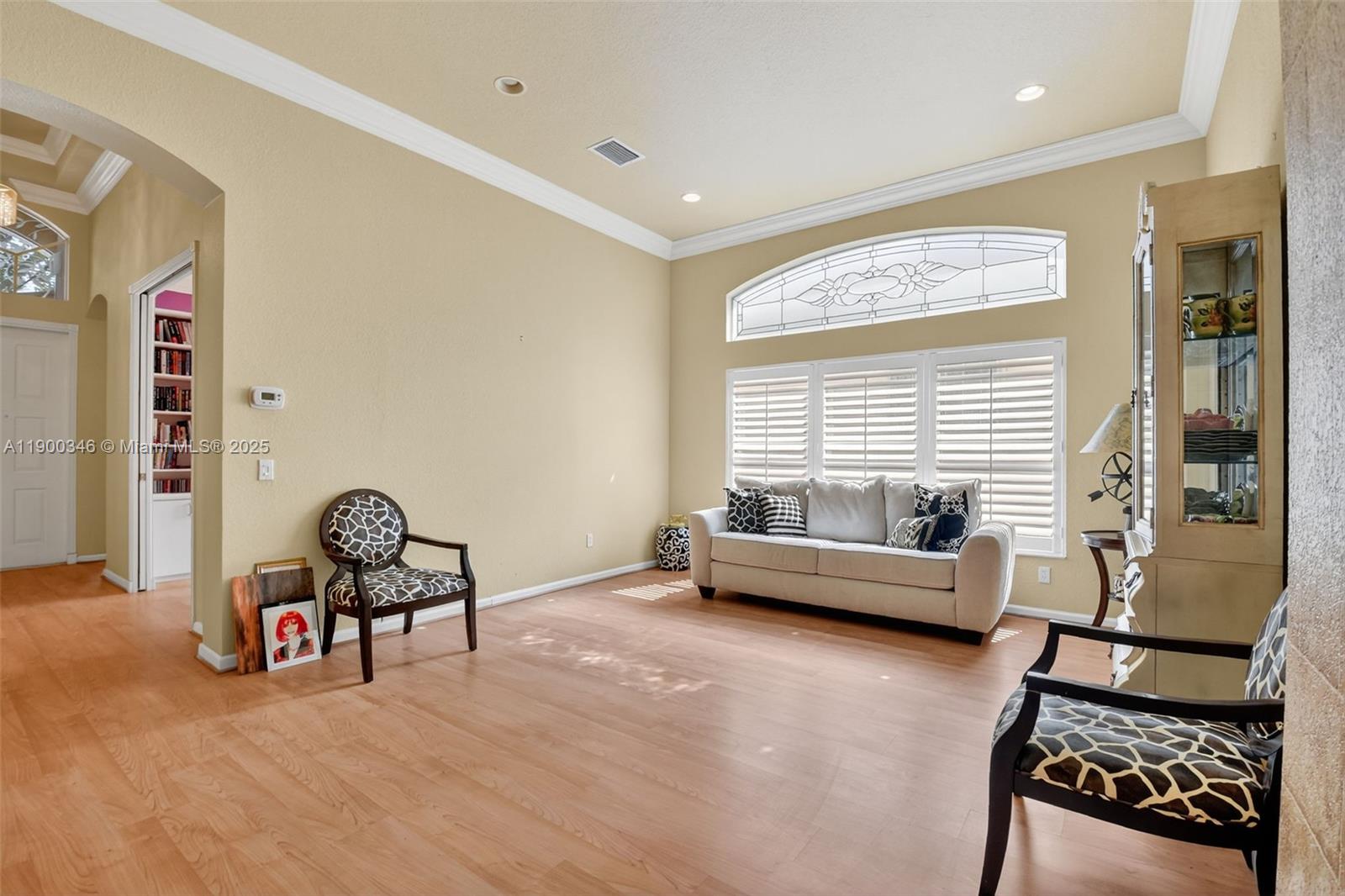 VALENCIA SHORES 5 - Residential