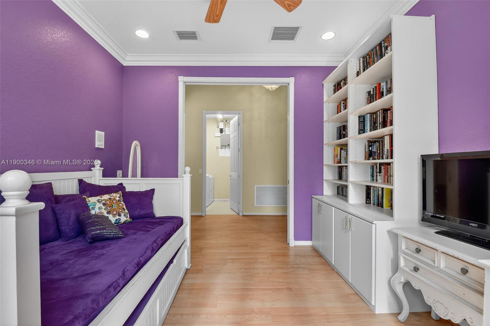 VALENCIA SHORES 5 - Residential