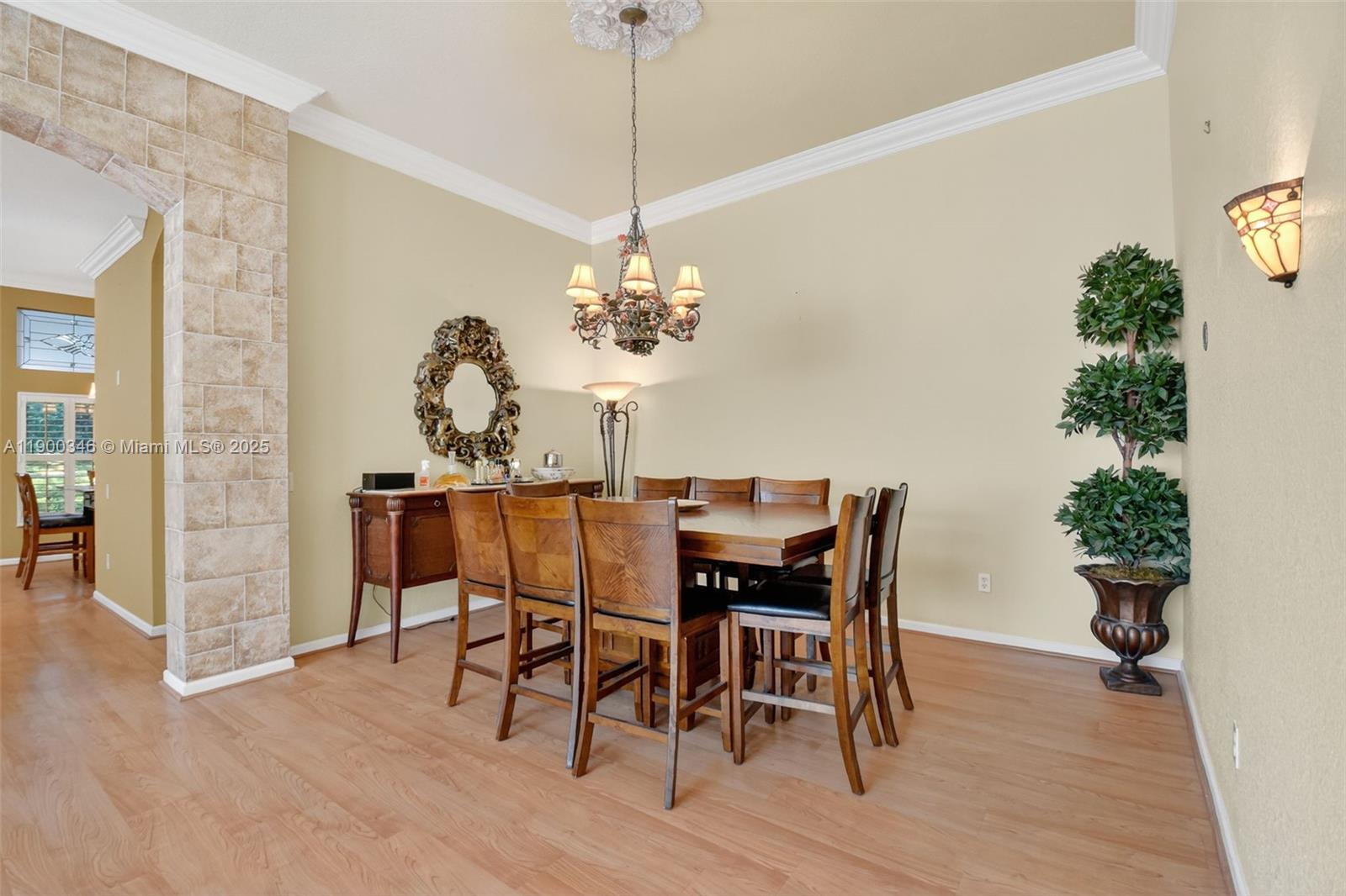 VALENCIA SHORES 5 - Residential