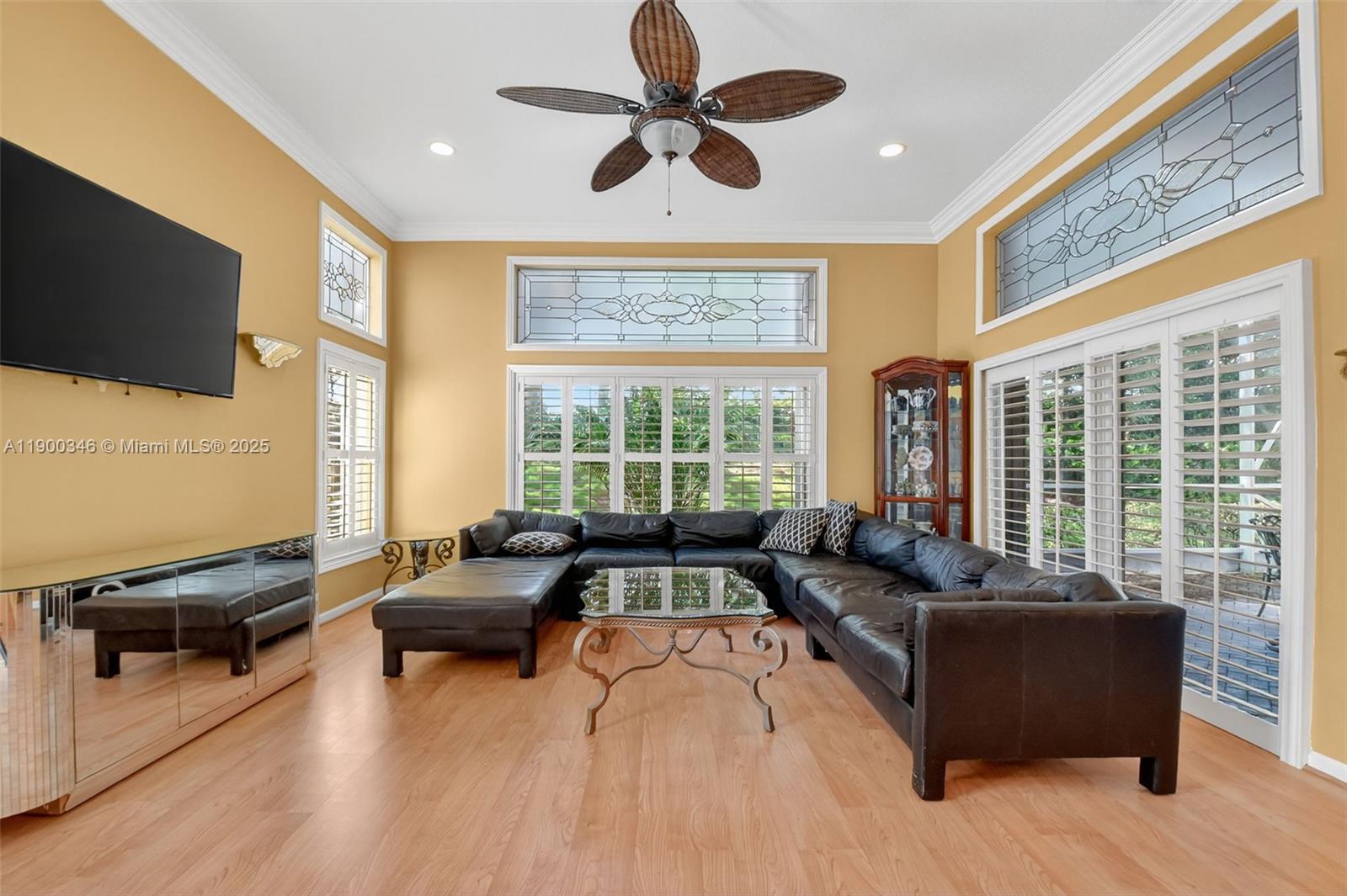 VALENCIA SHORES 5 - Residential