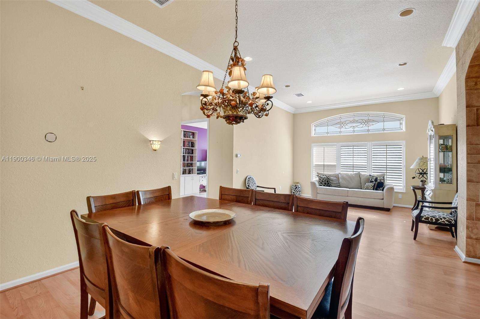 VALENCIA SHORES 5 - Residential