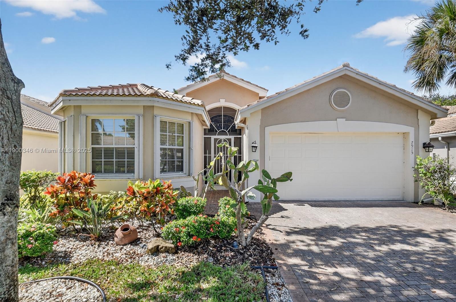 VALENCIA SHORES 5 - Residential
