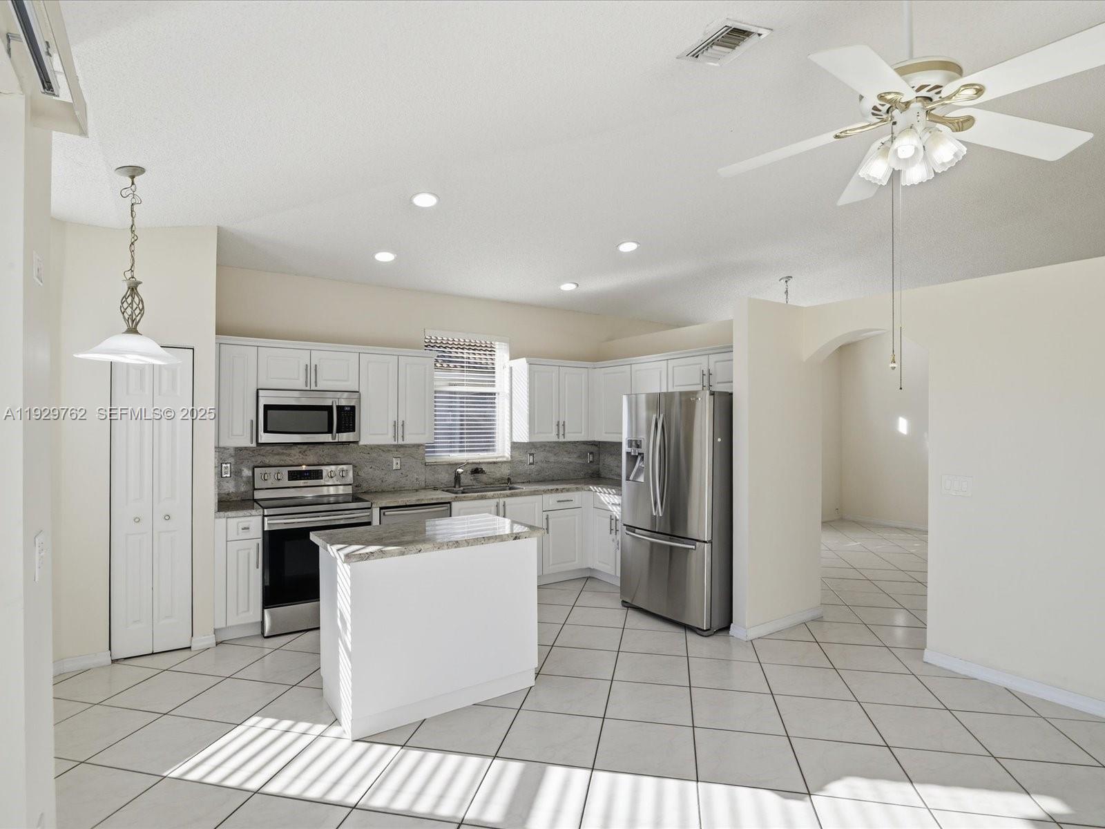 LOWELL'S LANDING - Residential Lease