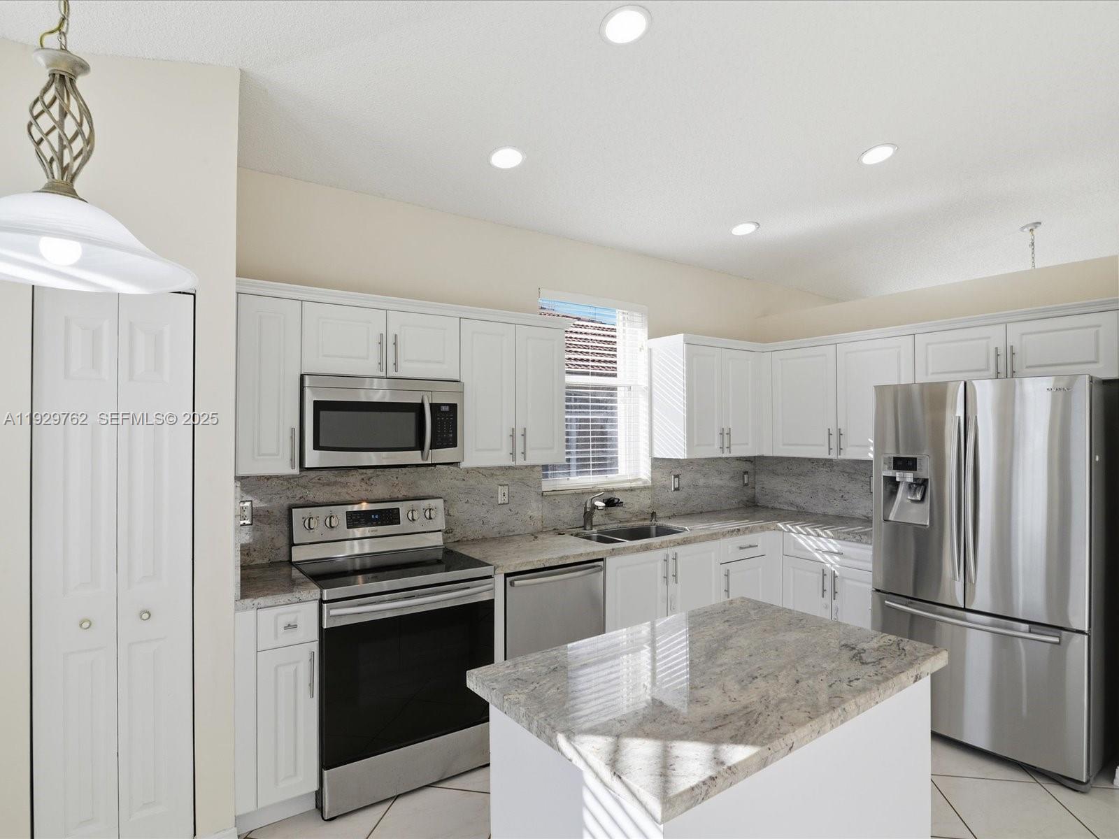 LOWELL'S LANDING - Residential Lease