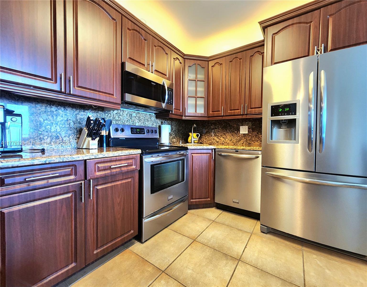 ALEXANDER TOWERS CONDO - Residential Lease