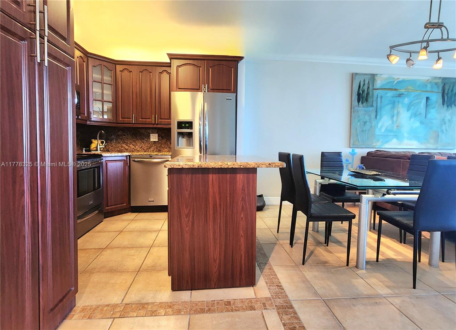 ALEXANDER TOWERS CONDO - Residential Lease