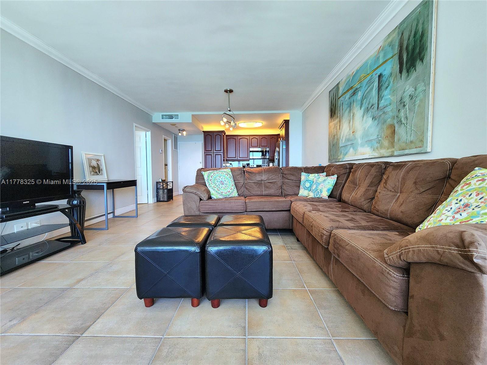 ALEXANDER TOWERS CONDO - Residential Lease