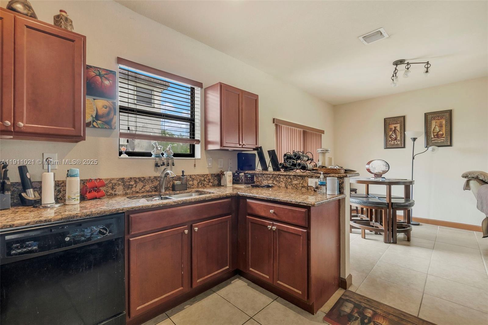 BAYWINDS OF IBIZA - Residential