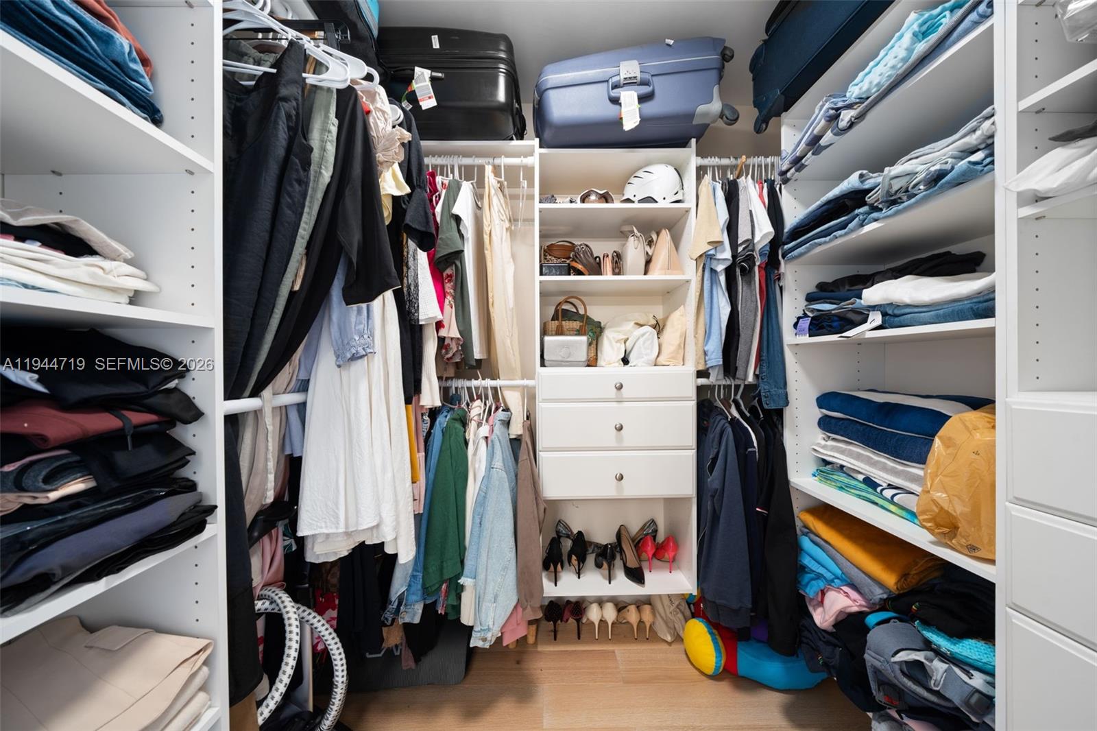 OLYMPUS CONDO PHASE - Residential