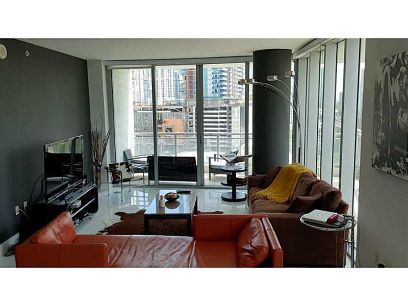 Corner best line 2/2.5 Unit plus Den. Spacious Floor Plan with Tazzo Ceramic Floors Throughout, 2 Balconies, Stainless Steel Appliances, Granite Counter Tops, Italian Kitchen, Beautiful view of Downtown Miami and Miami River. 5 Star Amenities and Pool, Fi tness Center, Billiard, Activity Room, Bar, Business Center, 24 Hour Concierge. Close to Miami Beach, Nightlife, Dining, and Much More. Best floor plan in the building with top upgrades. Available Now. Lockbox easy to show.