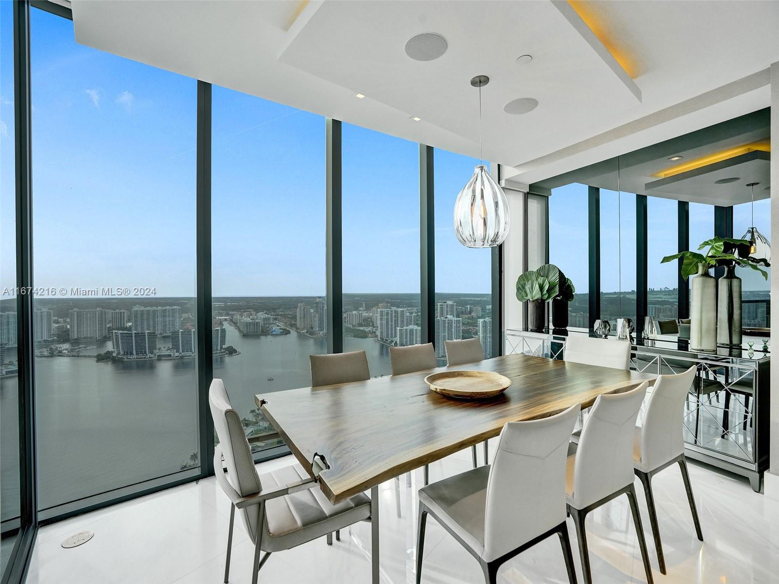 18555 COLLINS AVENUE COND - Residential