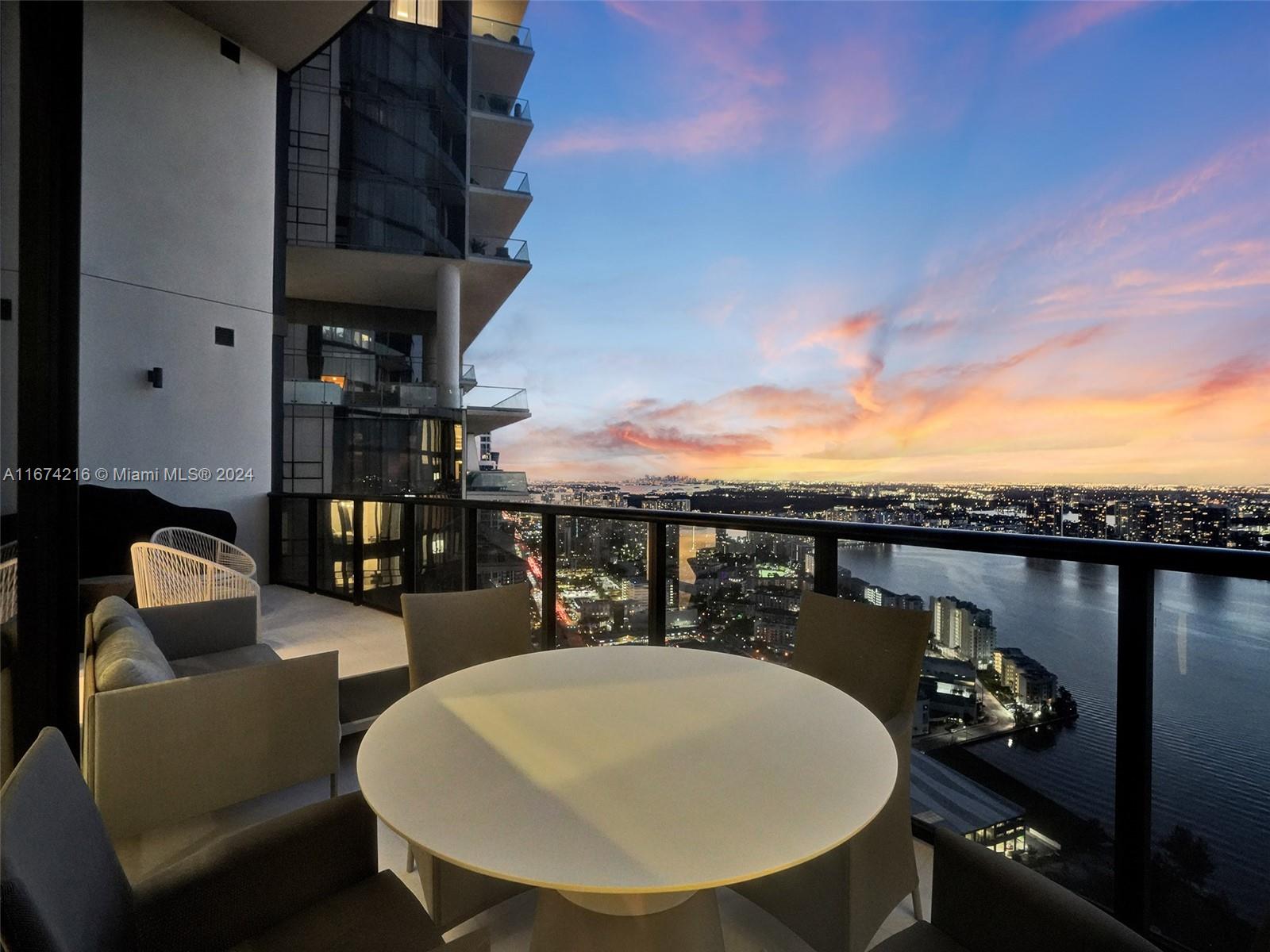 18555 COLLINS AVENUE COND - Residential