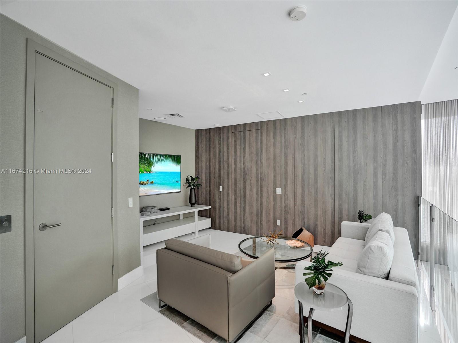 18555 COLLINS AVENUE COND - Residential