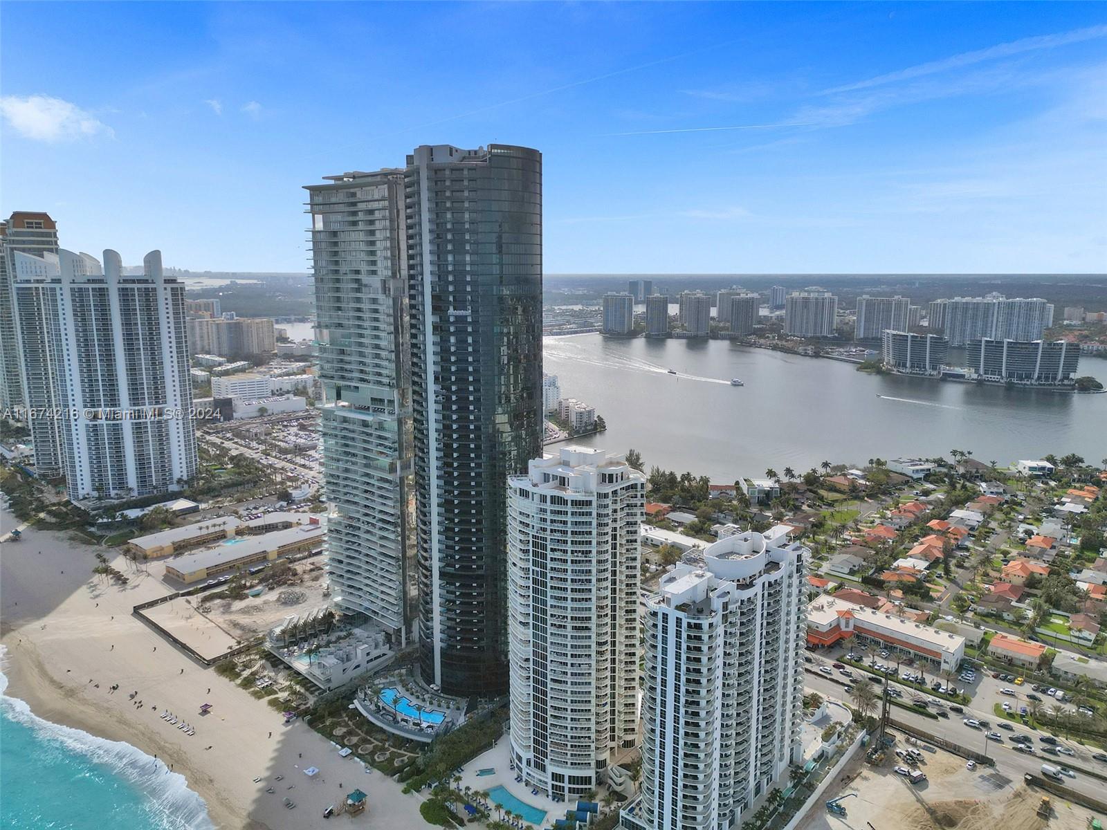 18555 COLLINS AVENUE COND - Residential