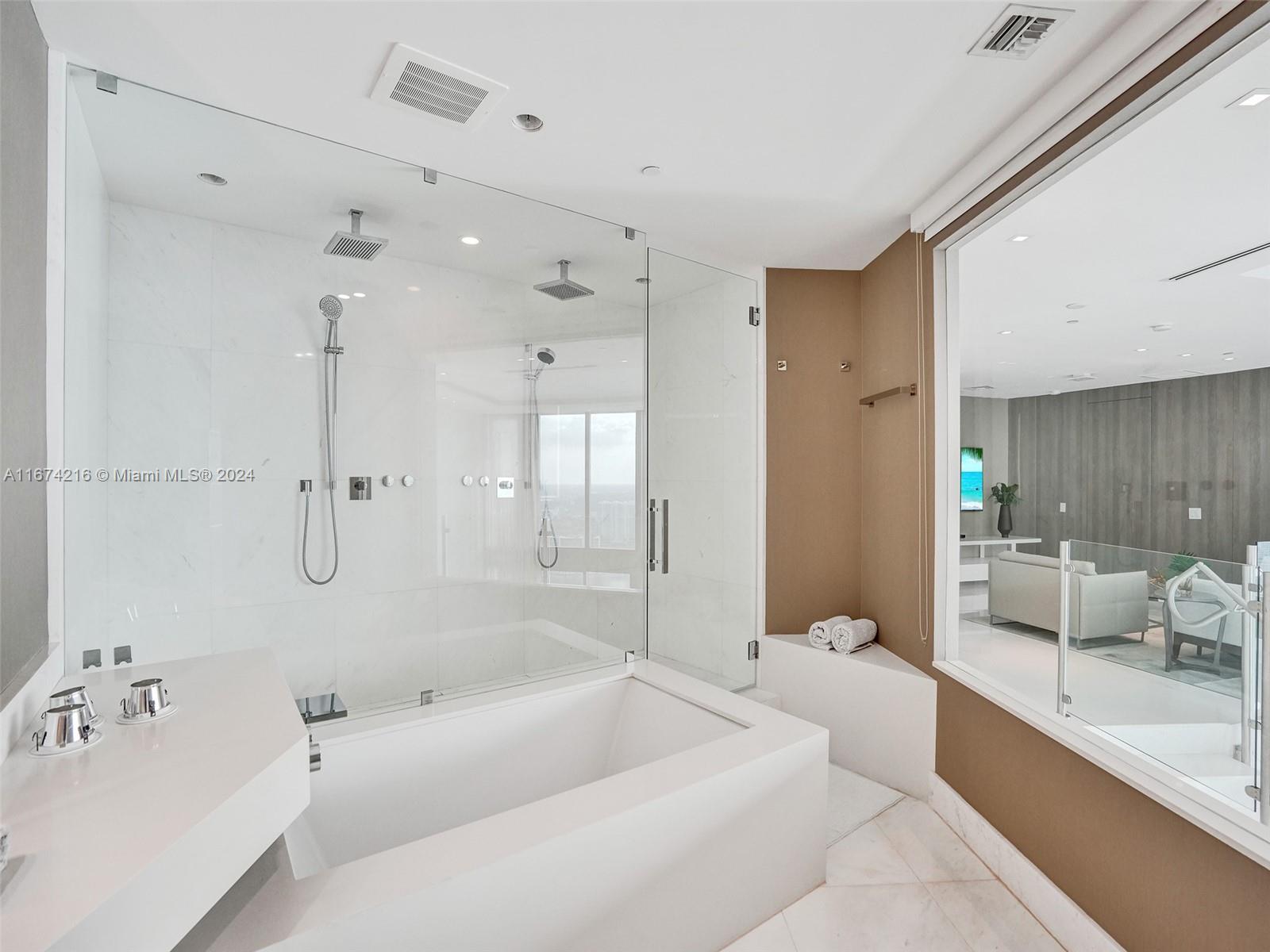 18555 COLLINS AVENUE COND - Residential