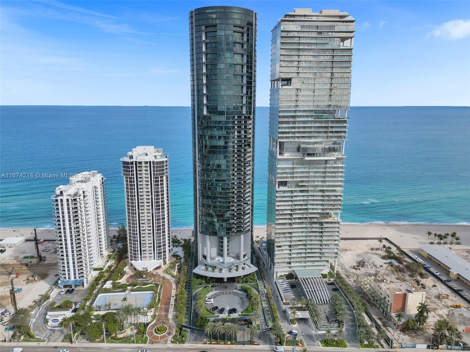 18555 COLLINS AVENUE COND - Residential