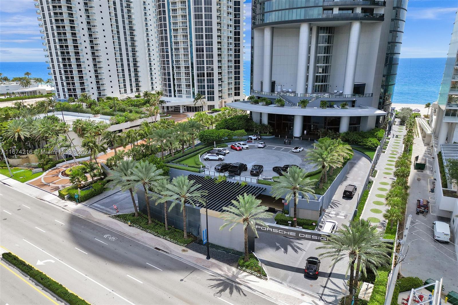 18555 COLLINS AVENUE COND - Residential