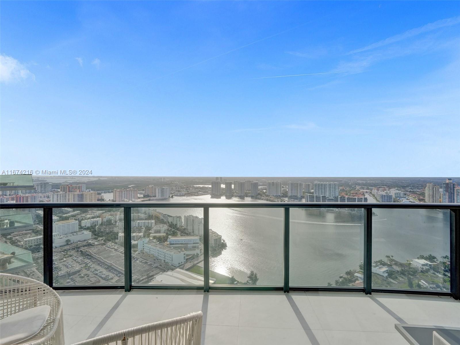 18555 COLLINS AVENUE COND - Residential