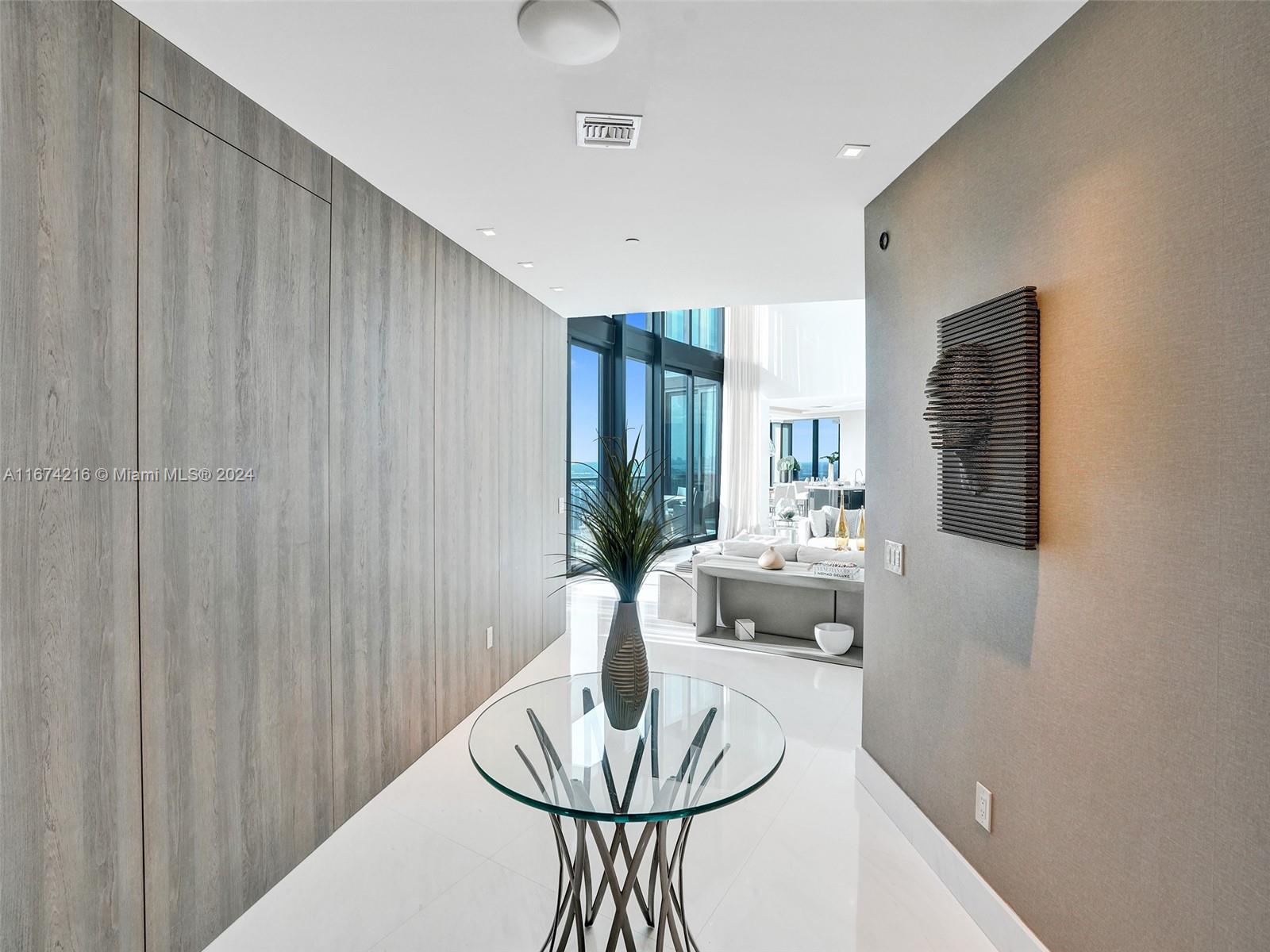 18555 COLLINS AVENUE COND - Residential