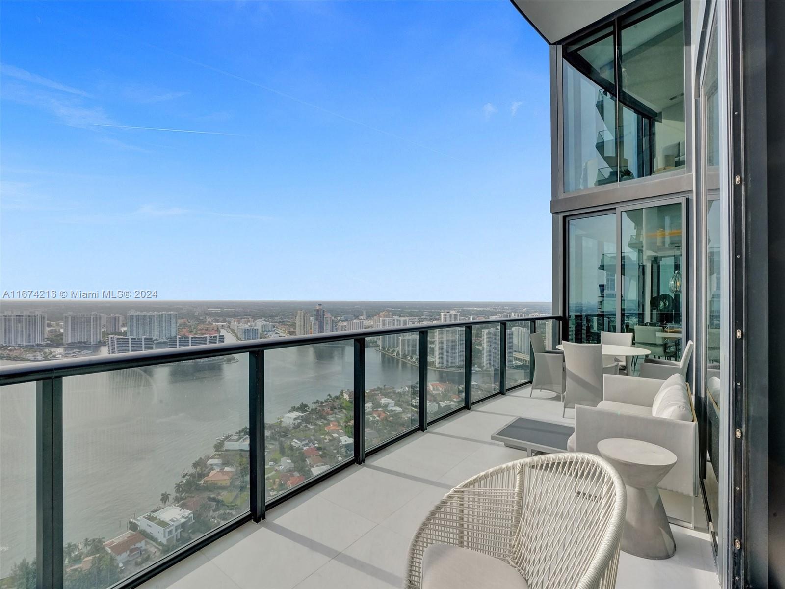 18555 COLLINS AVENUE COND - Residential