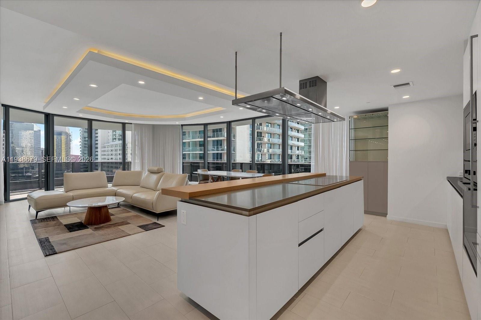 1000 Brickell Plz 2202