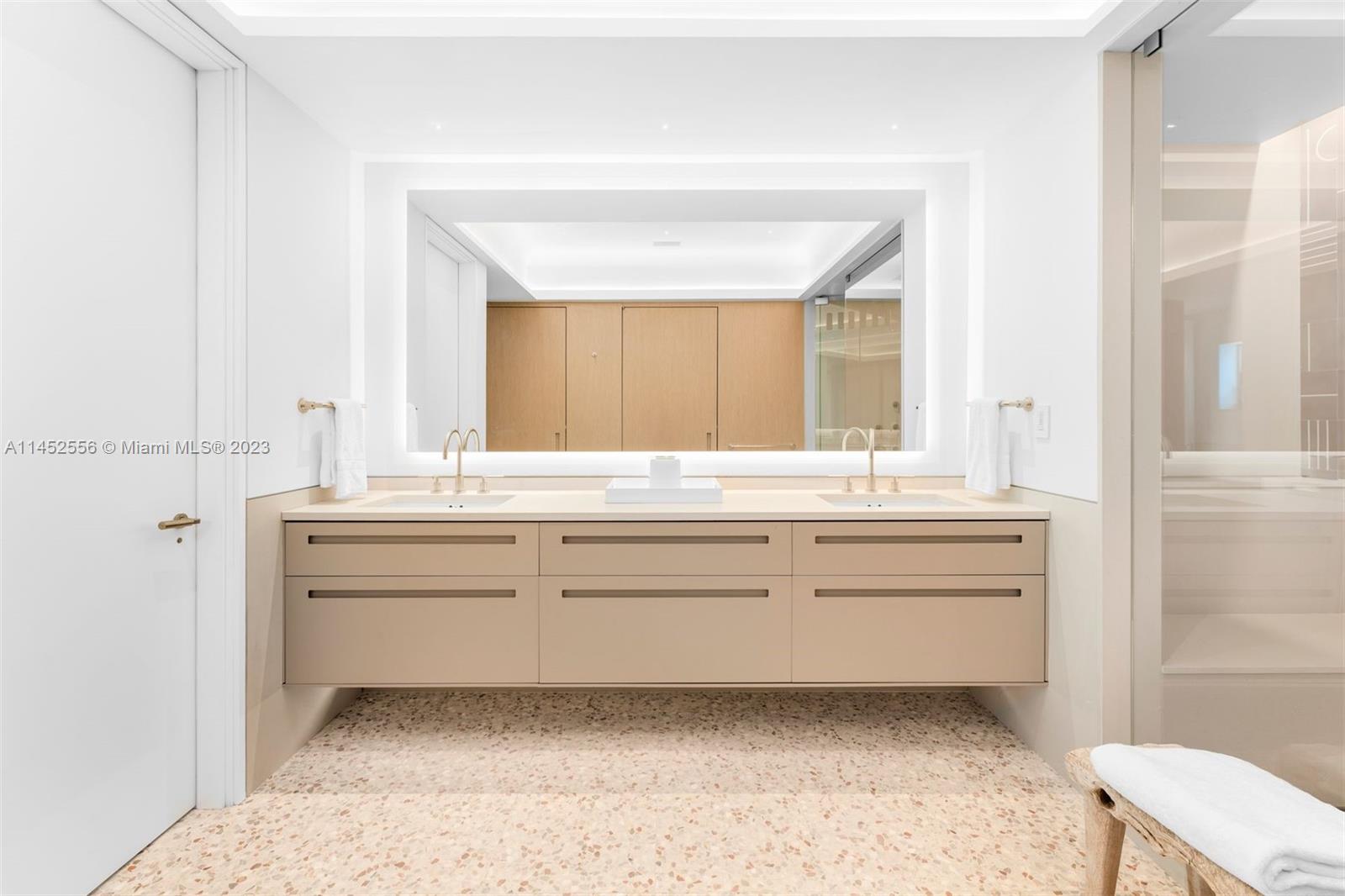 OCEAN HOUSE CONDO - Residential