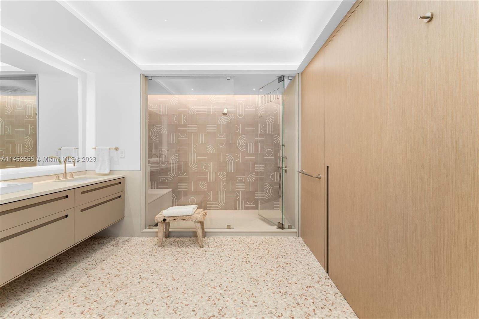 OCEAN HOUSE CONDO - Residential