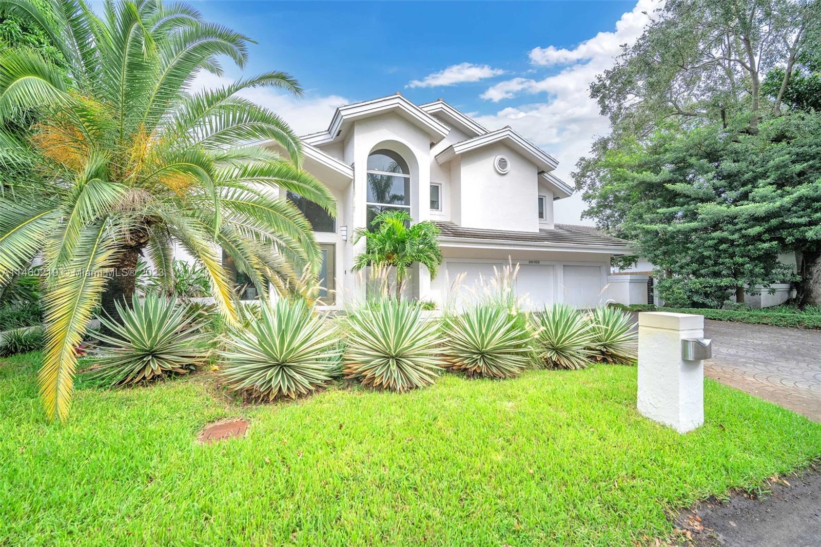 OAK HAMMOCK ESTATES - Residential