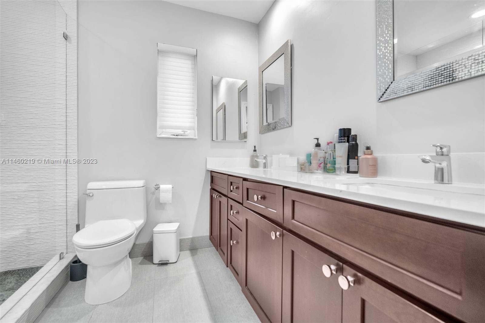 OAK HAMMOCK ESTATES - Residential